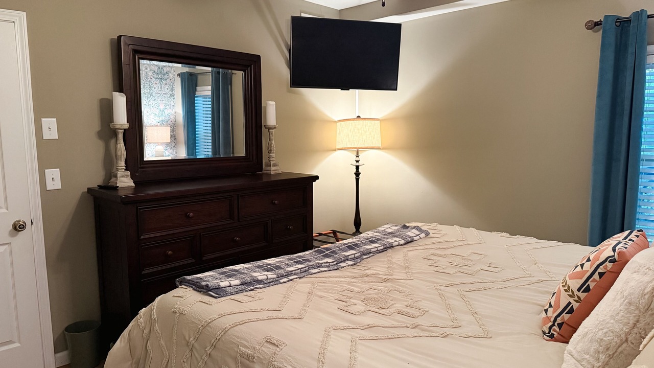 Photo of Bedroom in Lenoir