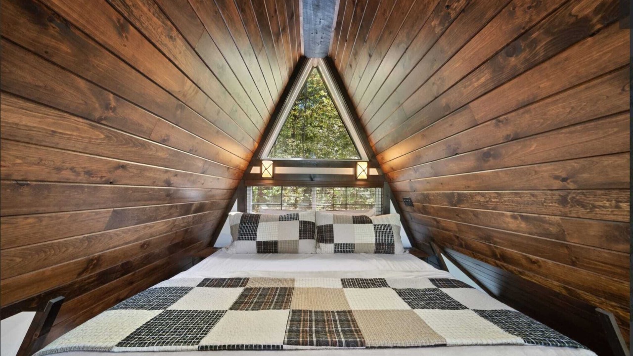 Photo of Bedroom in Mountain City