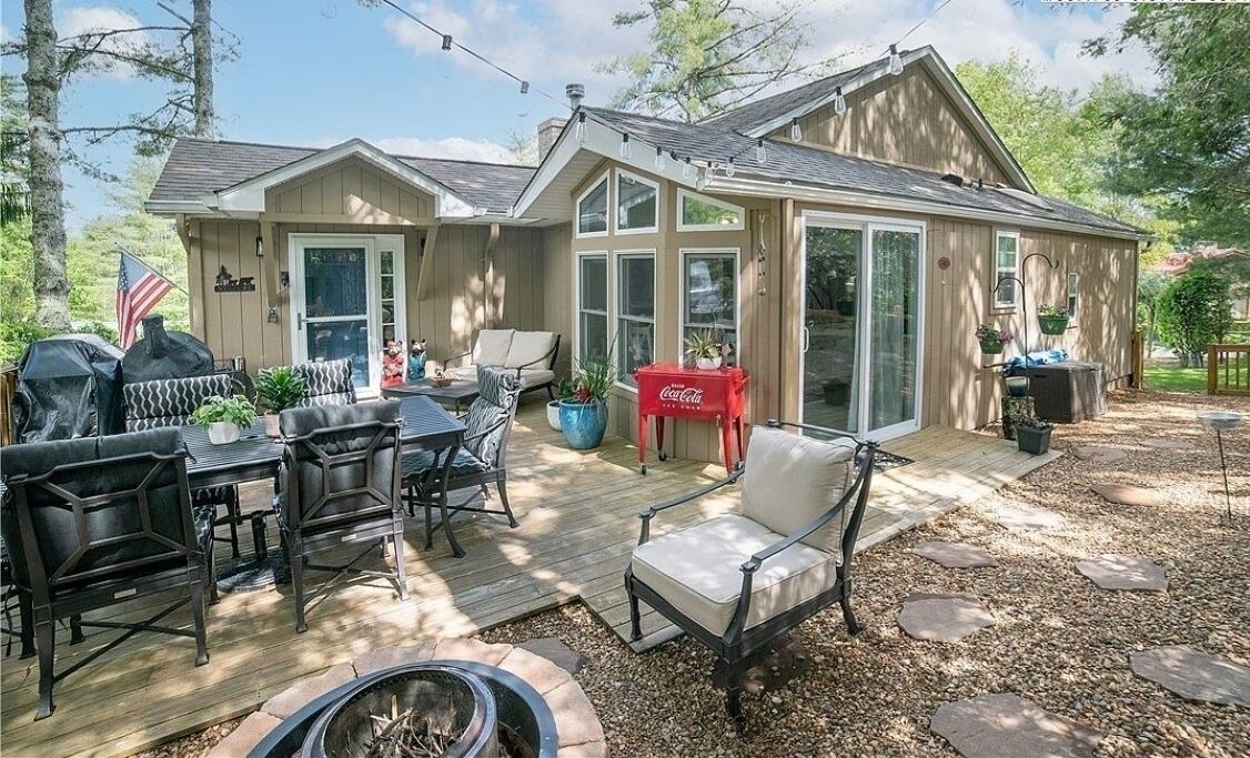 Photo of Outdoor in Pineola