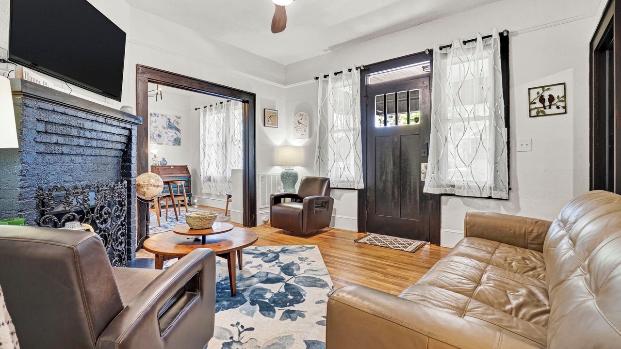 Photo of Livingroom in Hendersonville