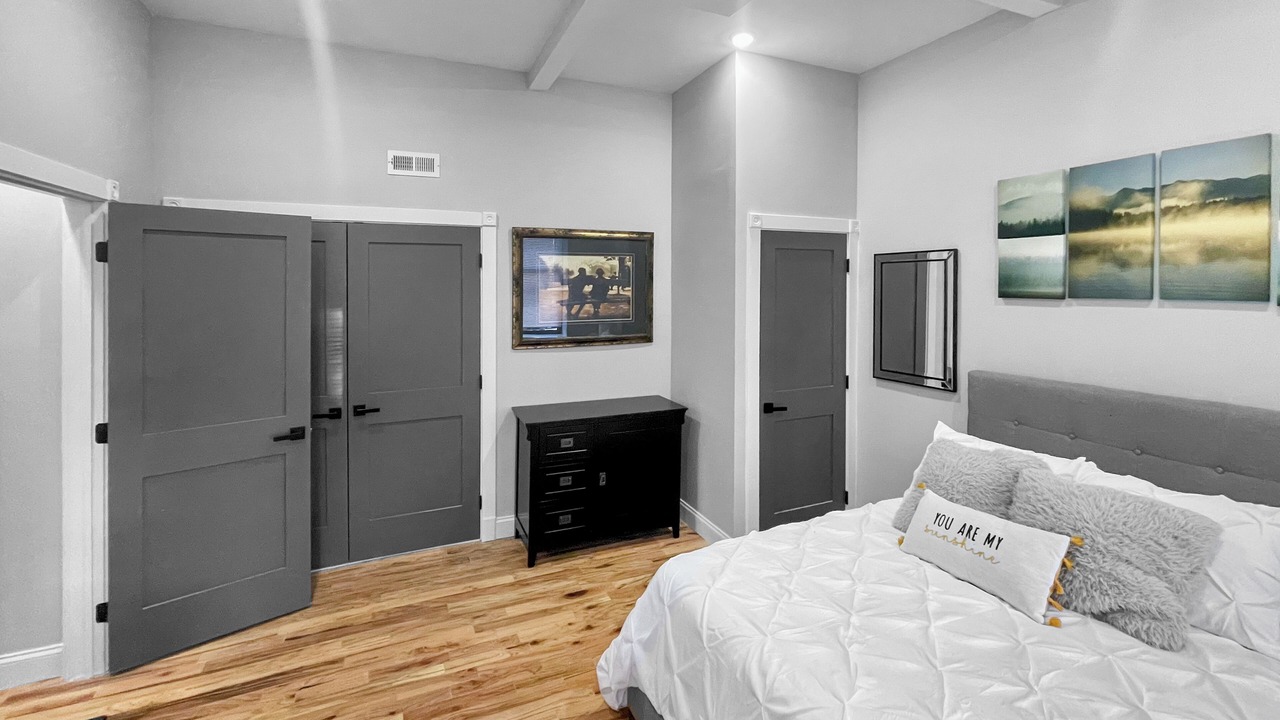 Photo of Bedroom in Downtown Baltimore