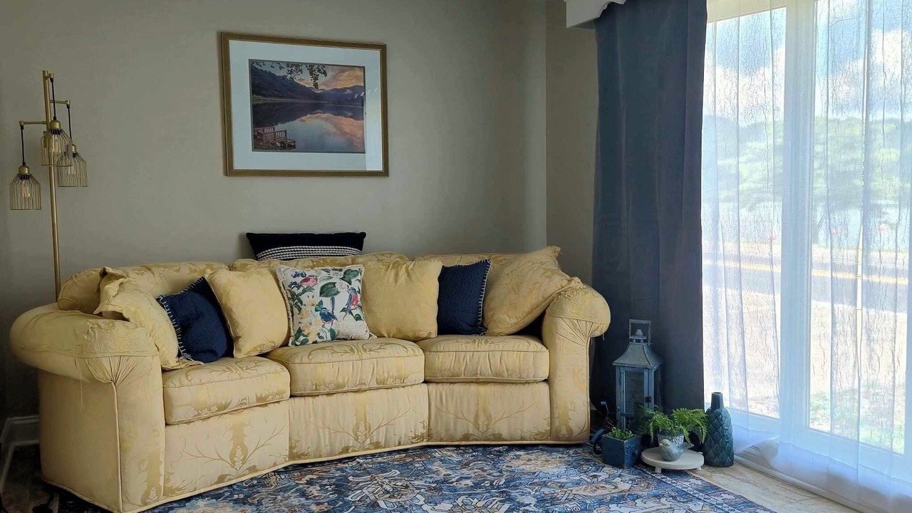 Photo of Livingroom in Glen Ferris