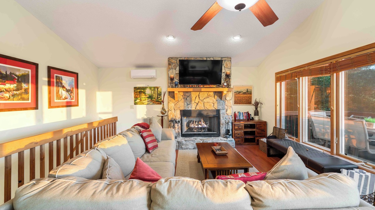Photo of Livingroom in Beech Mountain