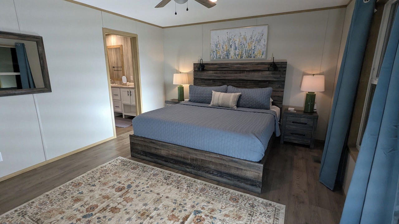 Photo of Bedroom in Elk Park