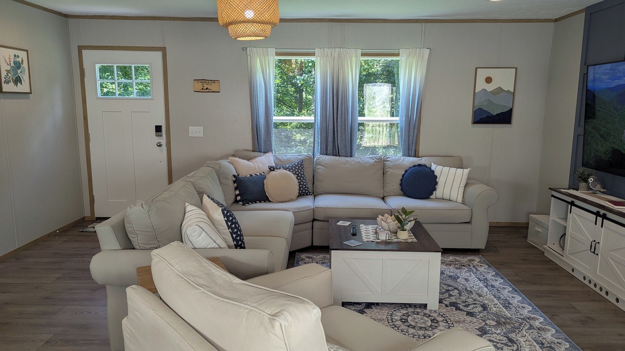 Photo of Livingroom in Elk Park