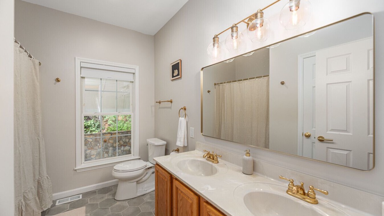 Photo of Bathroom in Swannanoa