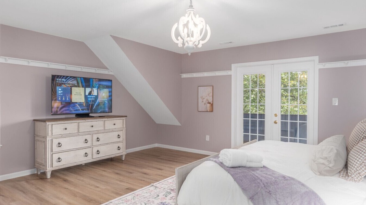 Photo of Bedroom in Swannanoa
