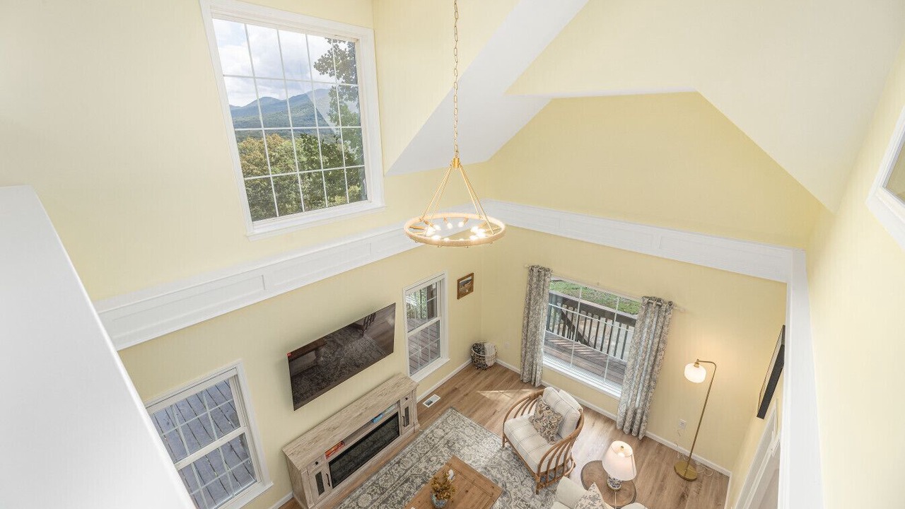 Photo of Livingroom in Swannanoa