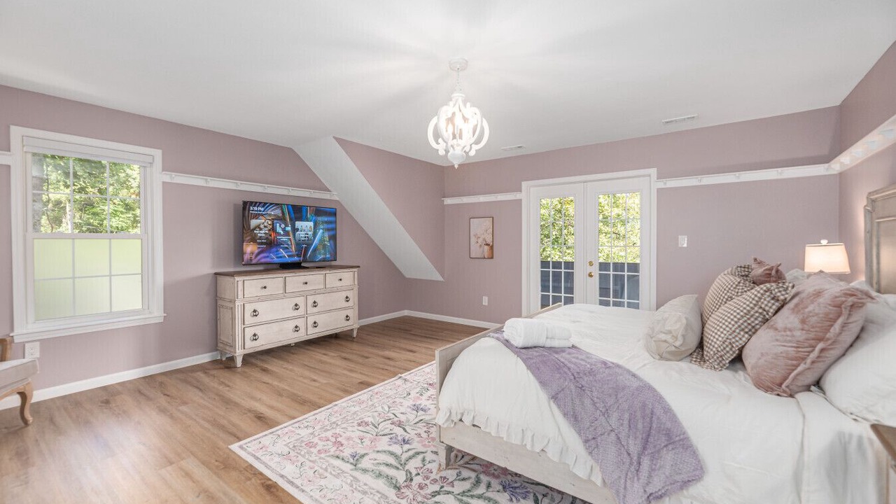 Photo of Bedroom in Swannanoa