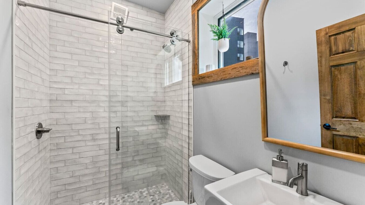 Photo of Bathroom in Old City