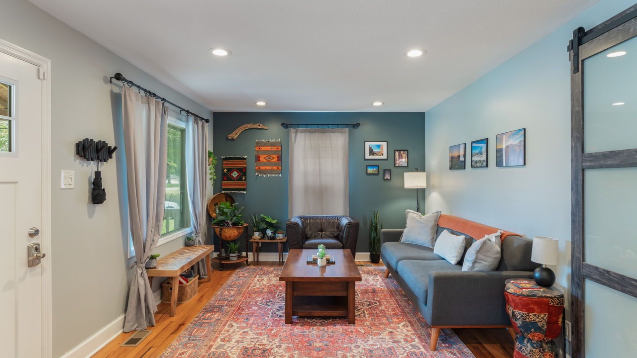 Photo of Livingroom in Knoxville