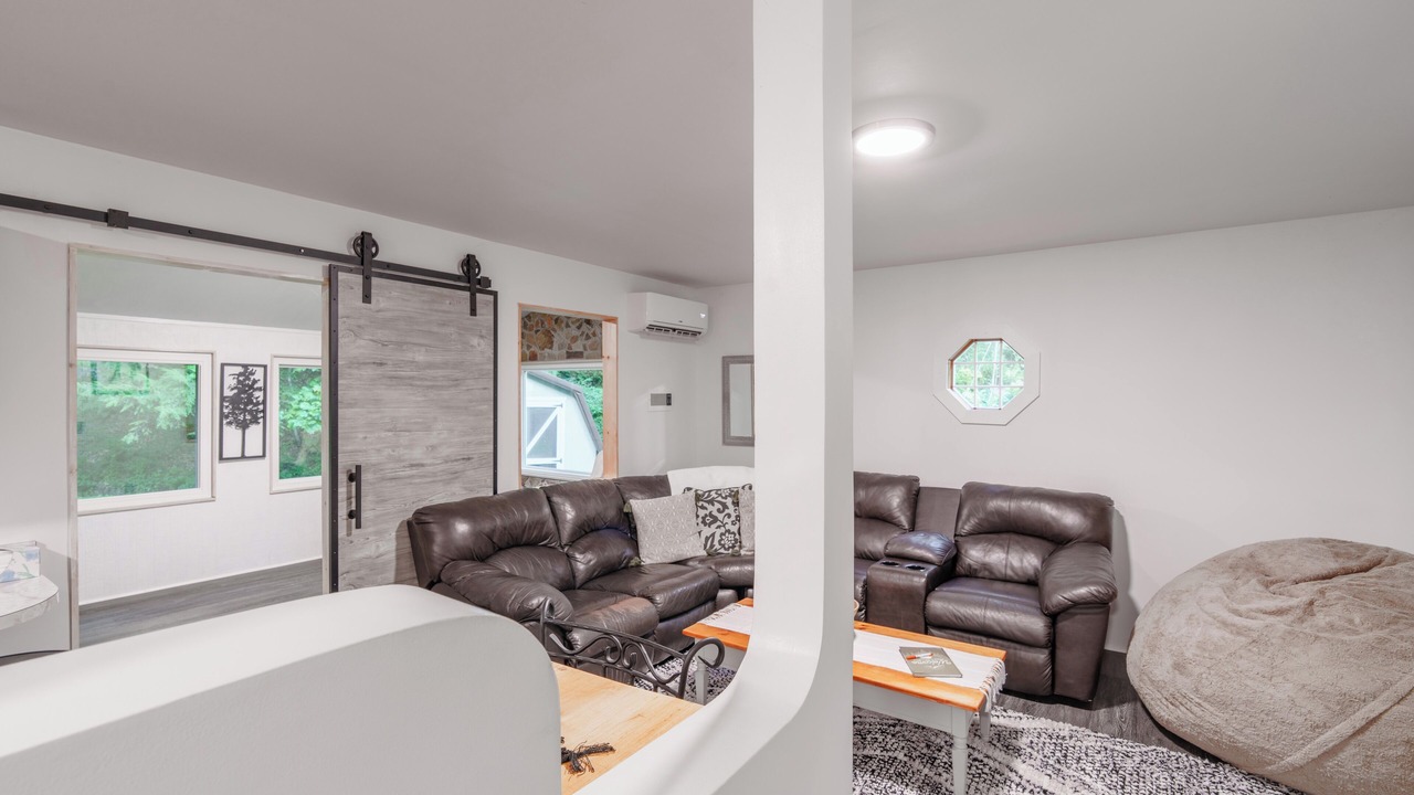 Photo of Livingroom in West Liberty