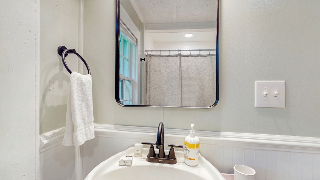 Photo of Bathroom in Newland