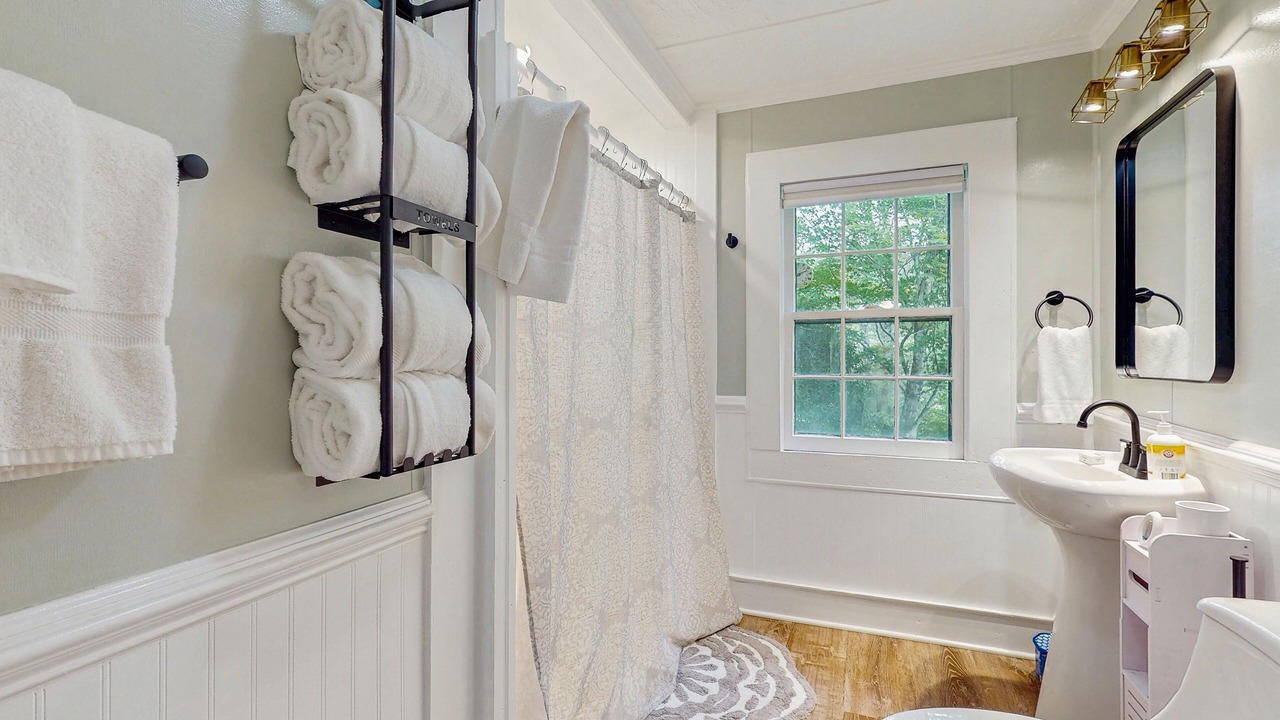 Photo of Bathroom in Newland
