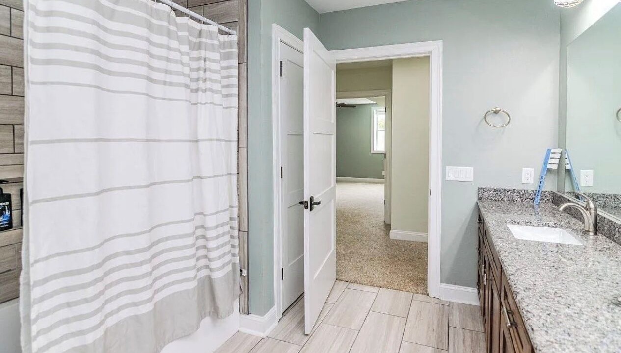 Photo of Bathroom in Moorefield