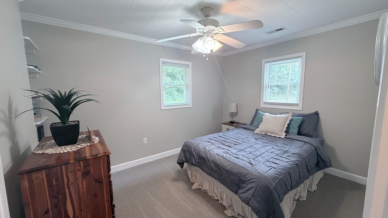 Photo of Bedroom in Mountain City