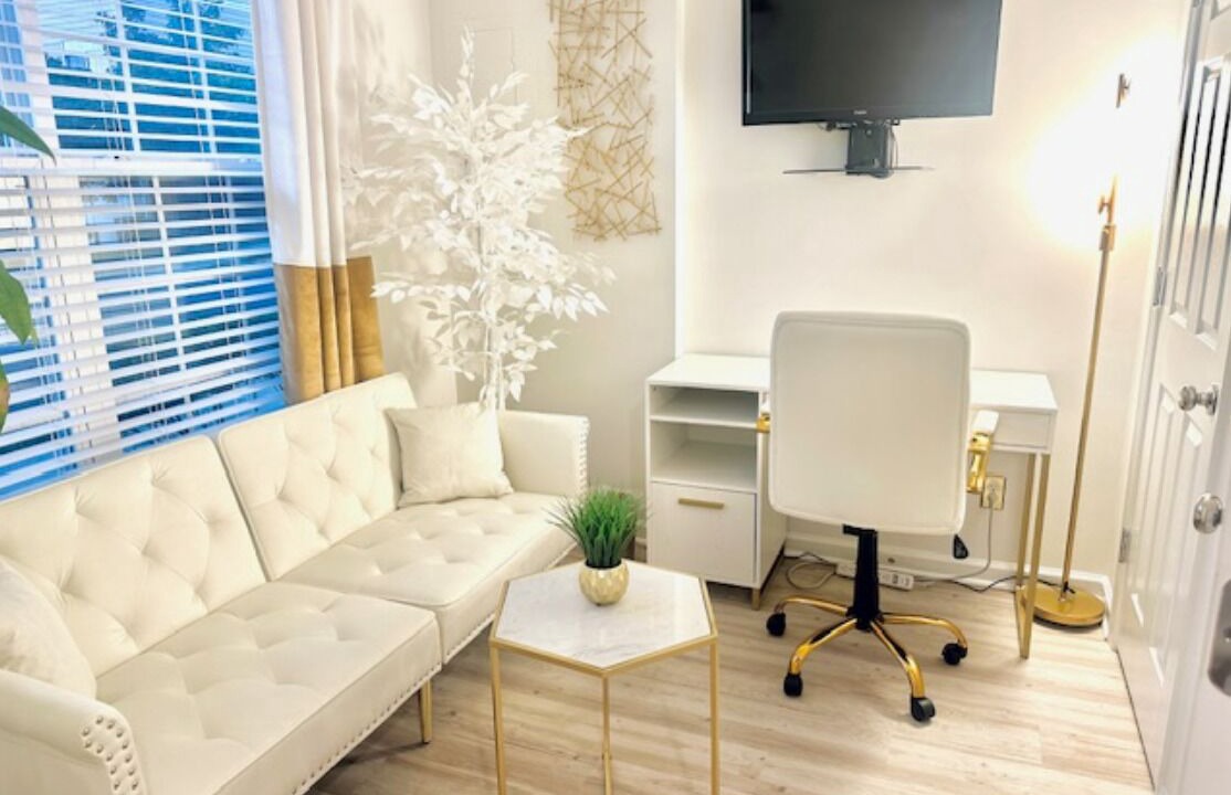 Photo of Livingroom in Ashburn