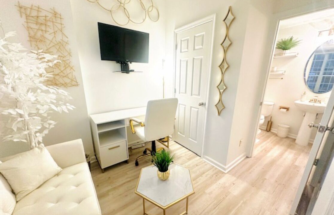 Photo of Livingroom in Ashburn