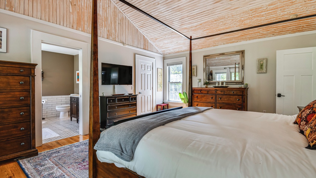 Photo of Bedroom in Asheville