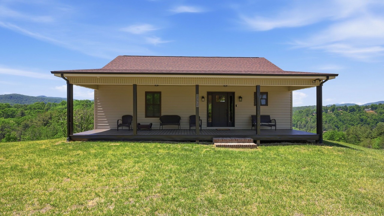 Photo of Outdoor in West Jefferson