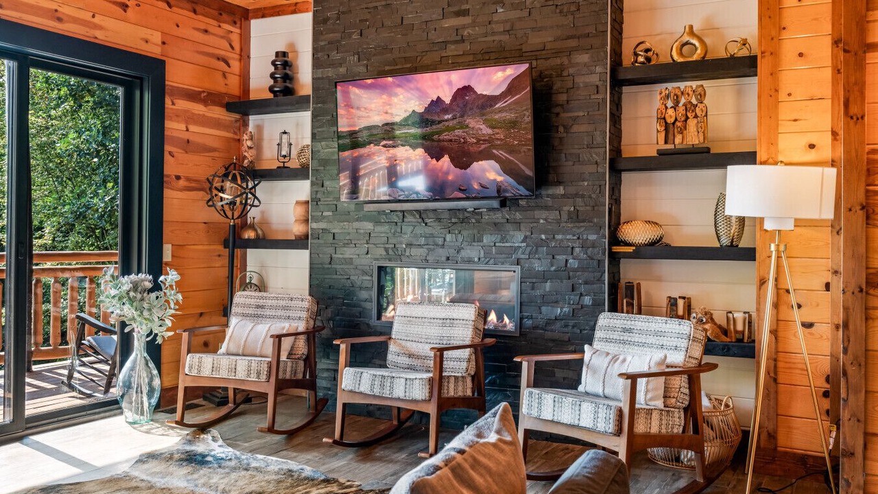 Photo of Livingroom in Pittman Center
