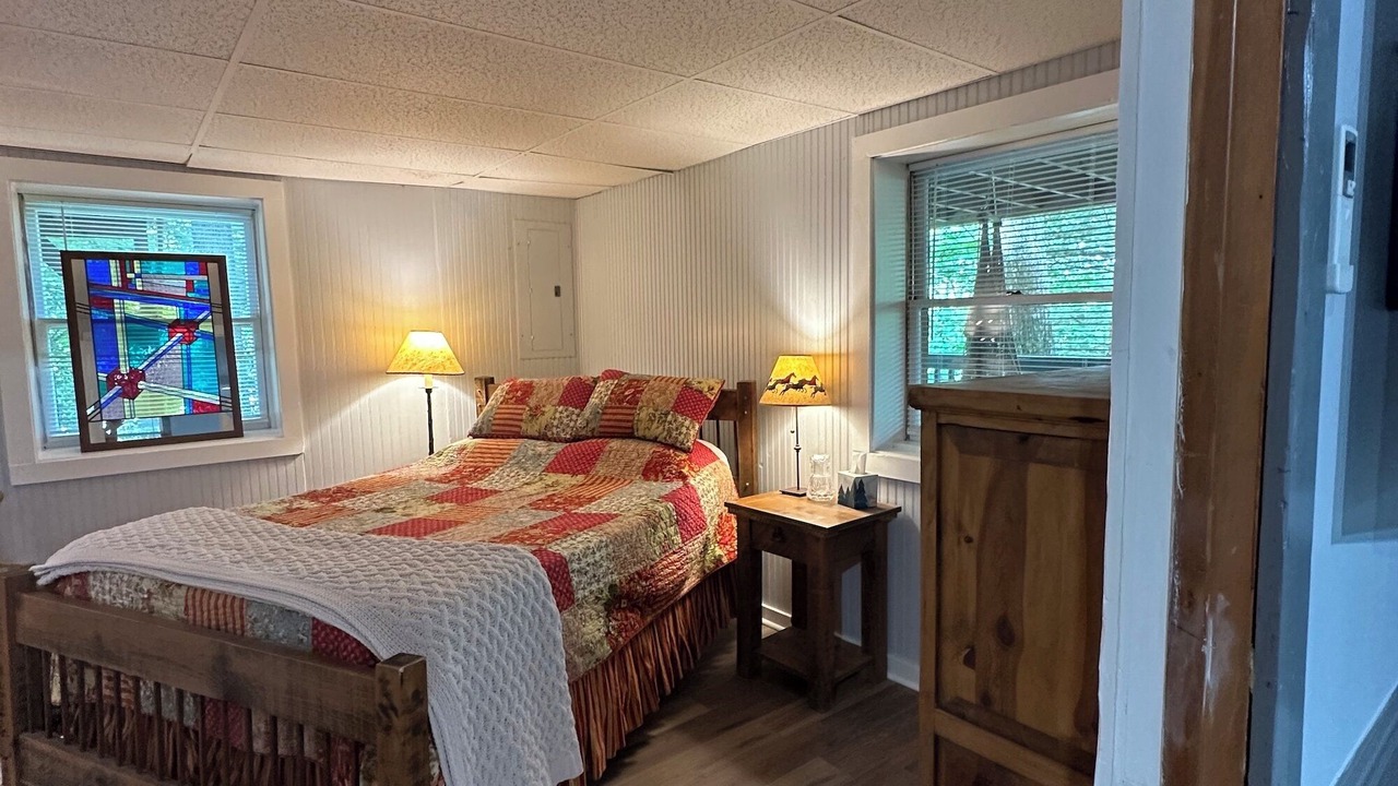 Photo of Bedroom in Mirror Lake