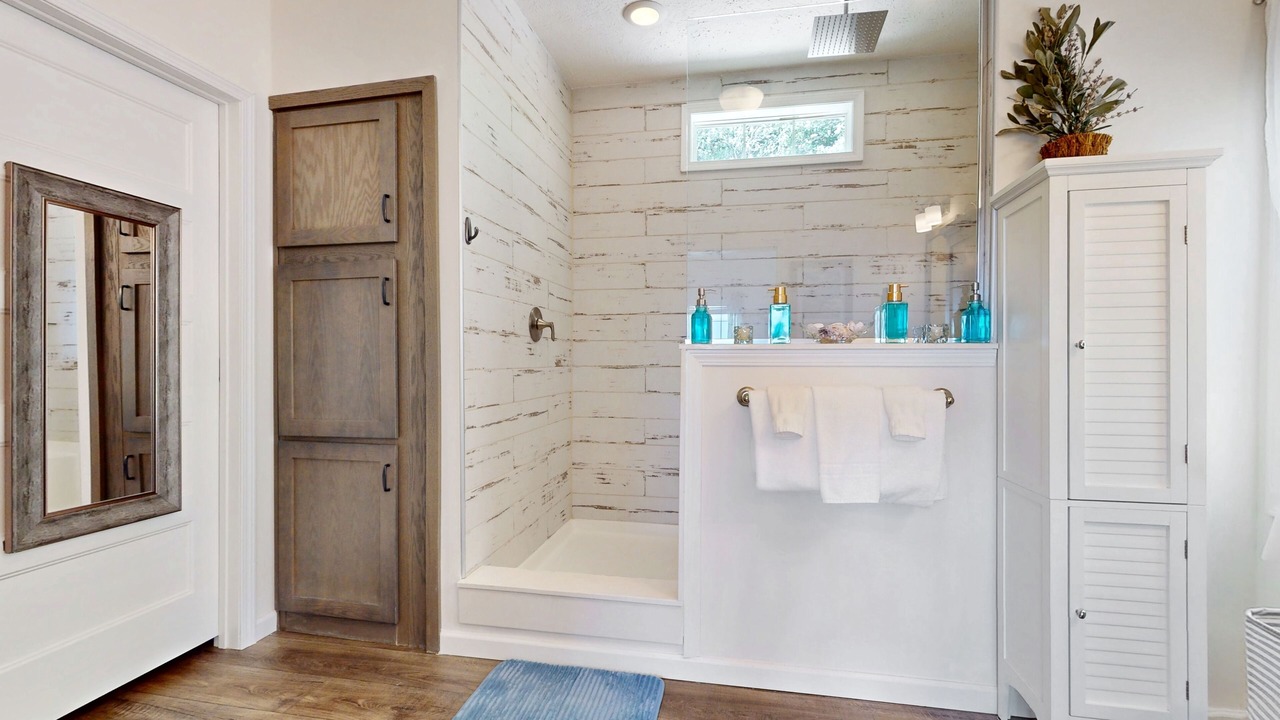 Photo of Bathroom in Newland