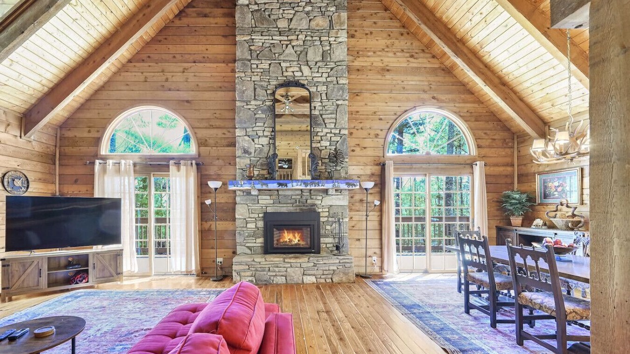 Photo of Livingroom in Fairview