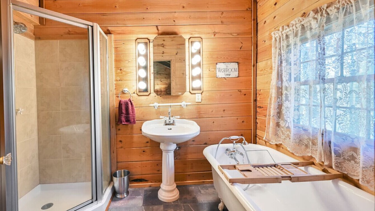 Photo of Bathroom in Fairview