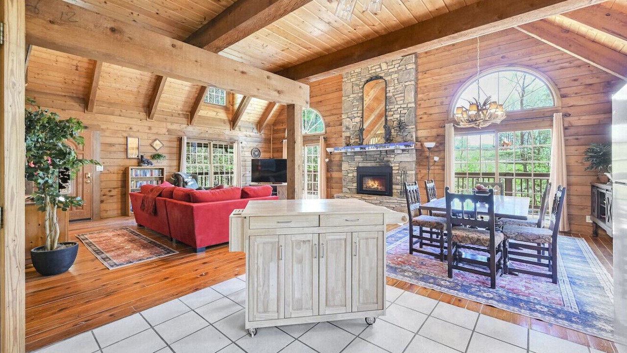 Photo of Livingroom in Fairview