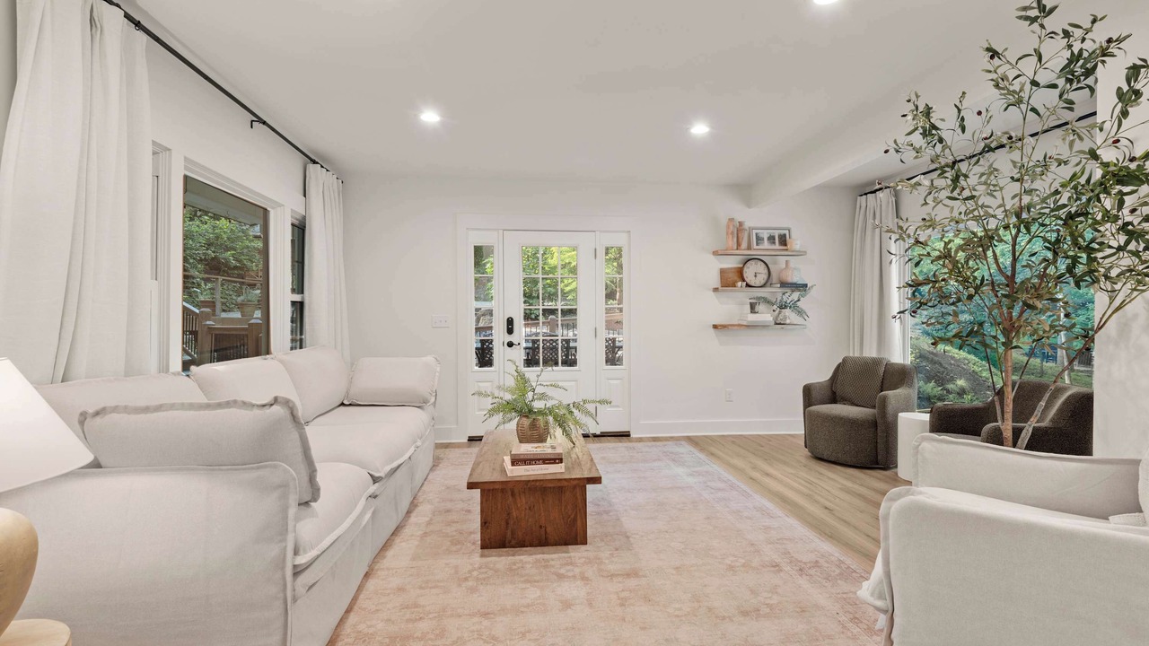 Photo of Livingroom in Hendersonville