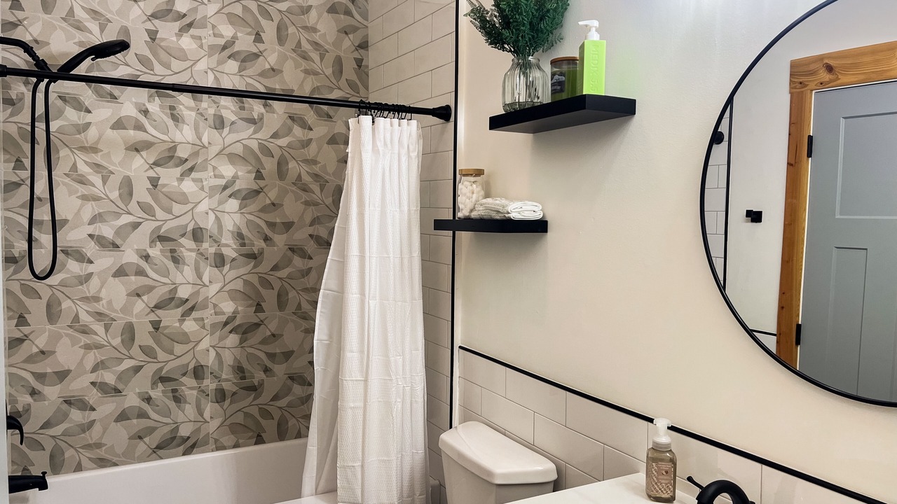 Photo of Bathroom in Newland