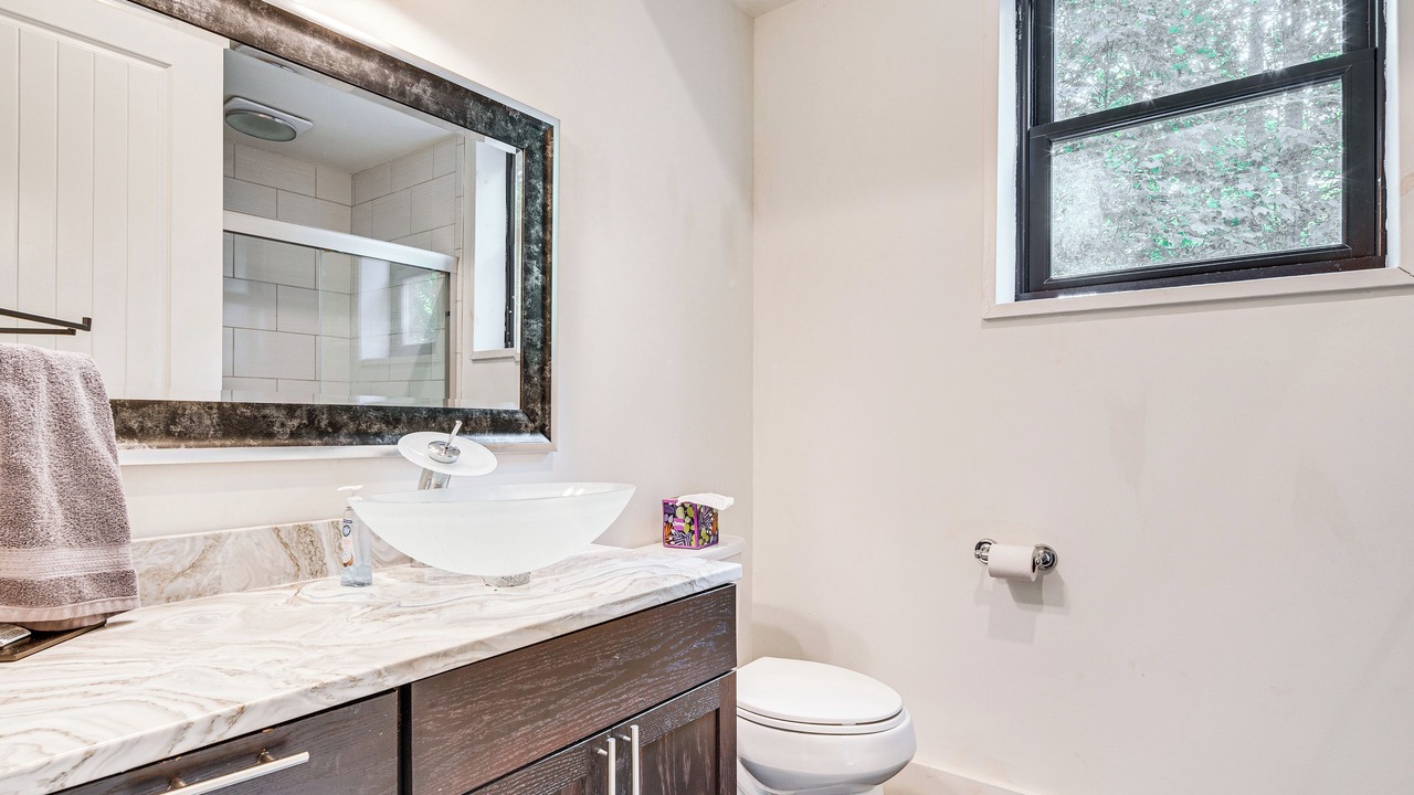 Photo of Bathroom in Old Fort