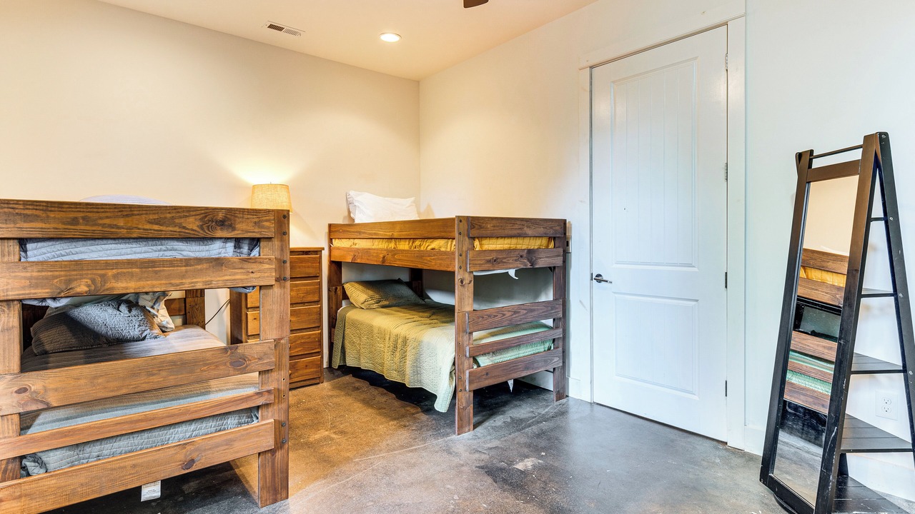 Photo of Bedroom in Old Fort