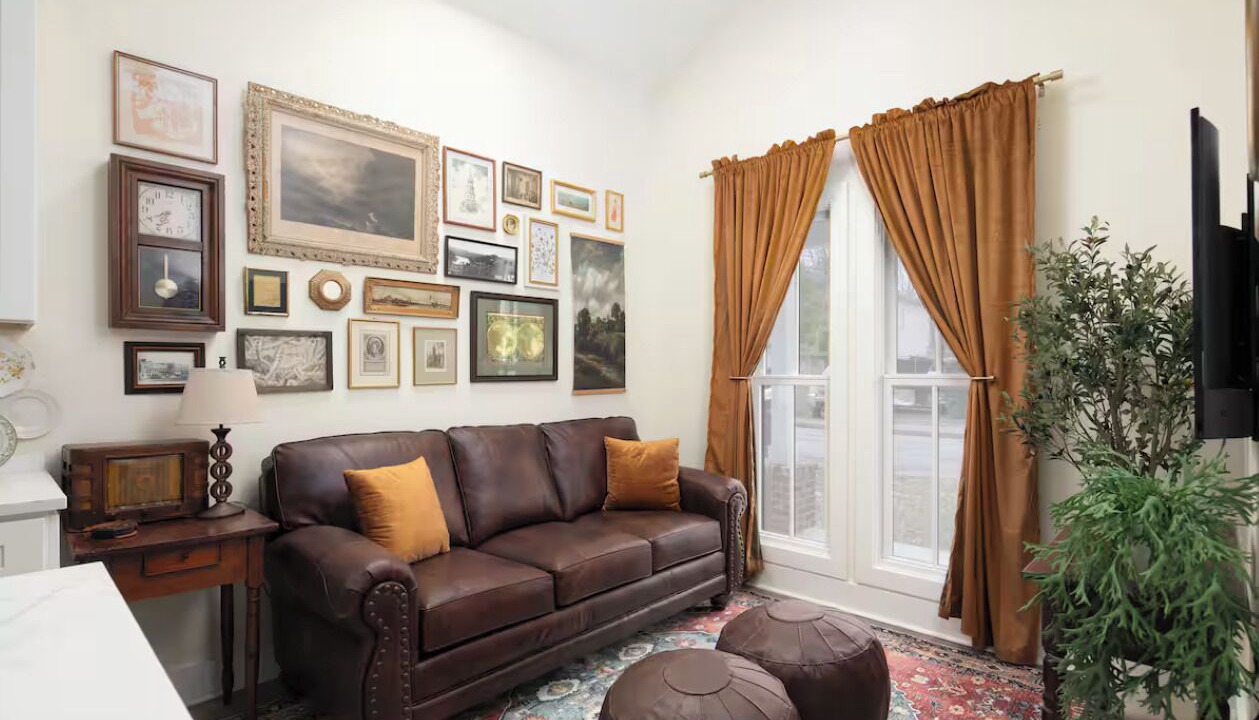 Photo of Livingroom in Northside District