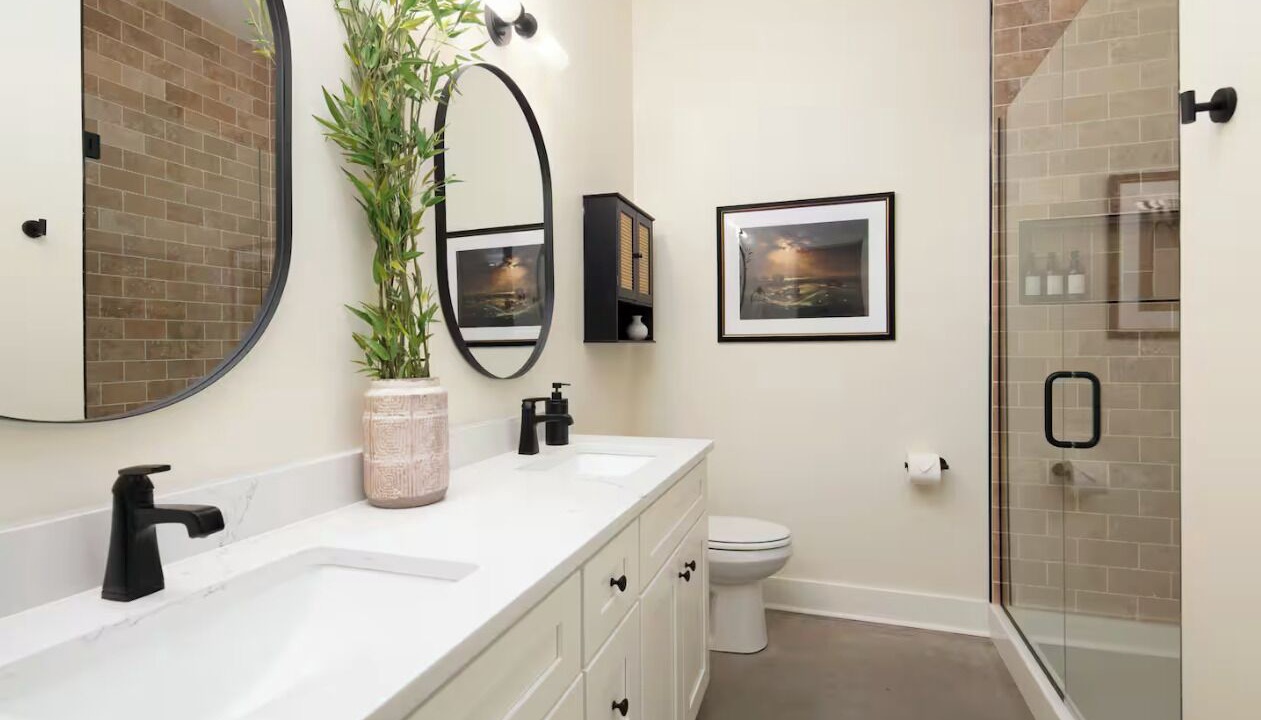 Photo of Bathroom in Northside District