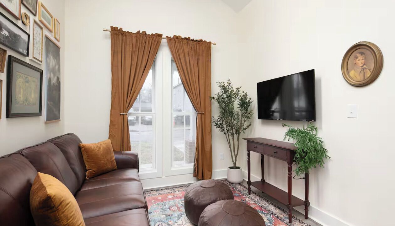 Photo of Livingroom in Northside District