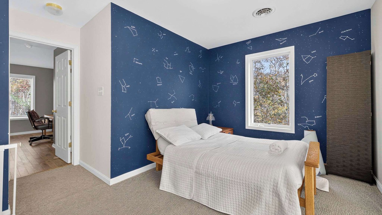 Photo of Bedroom in Berkeley Springs
