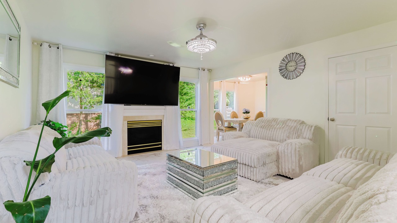 Photo of Livingroom in Lexington