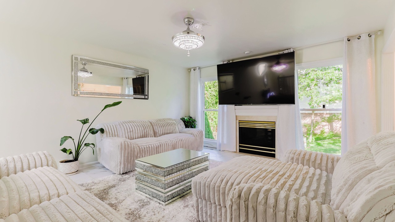 Photo of Livingroom in Lexington