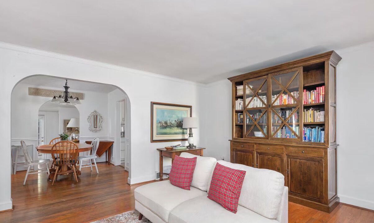 Photo of Livingroom in Lexington
