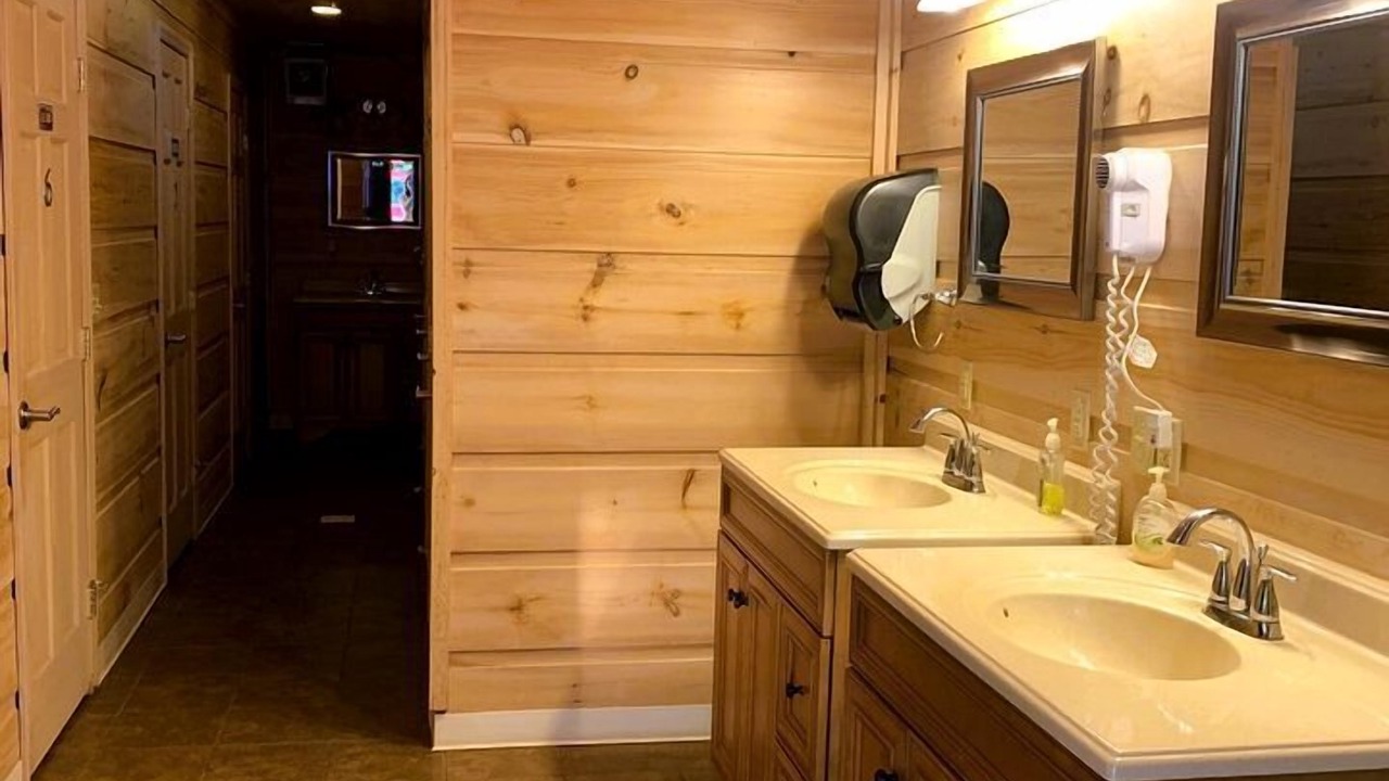 Photo of Bathroom in Mingo
