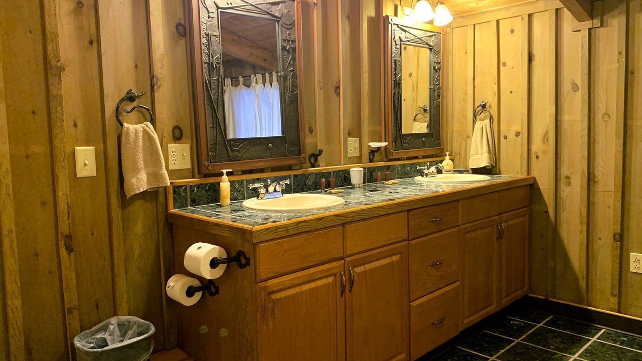 Photo of Bathroom in Mingo