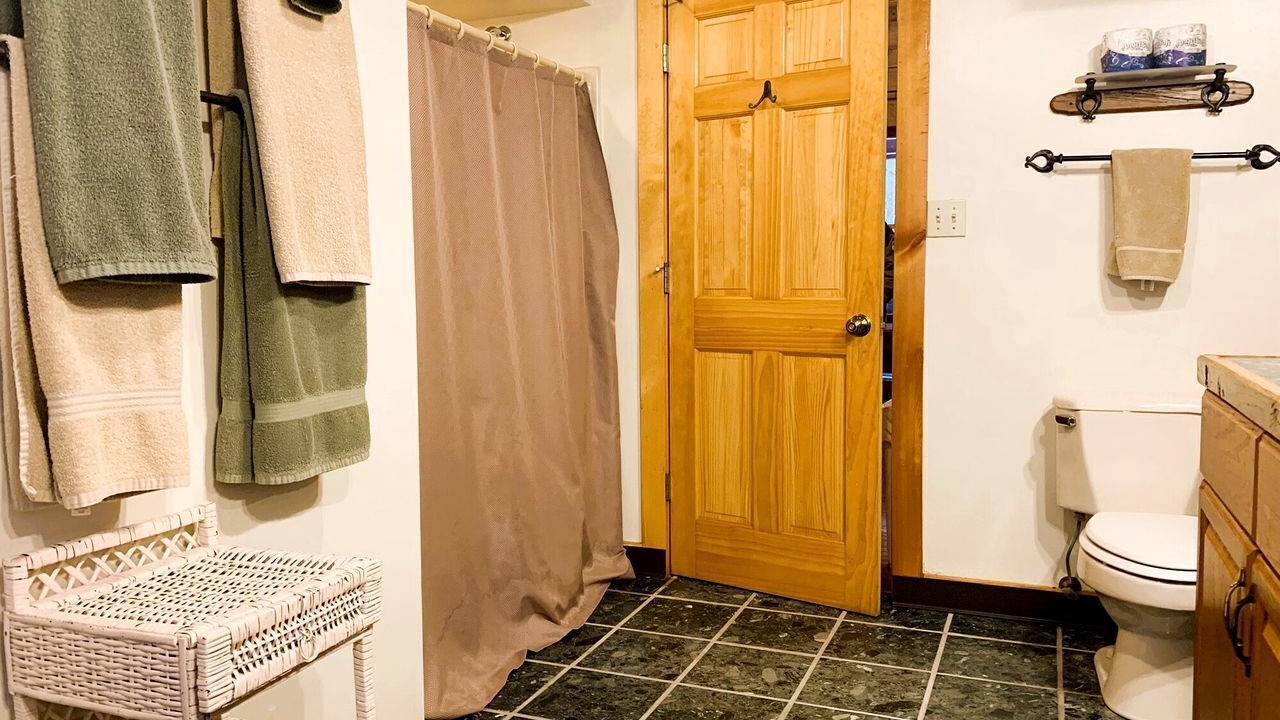 Photo of Bathroom in Mingo