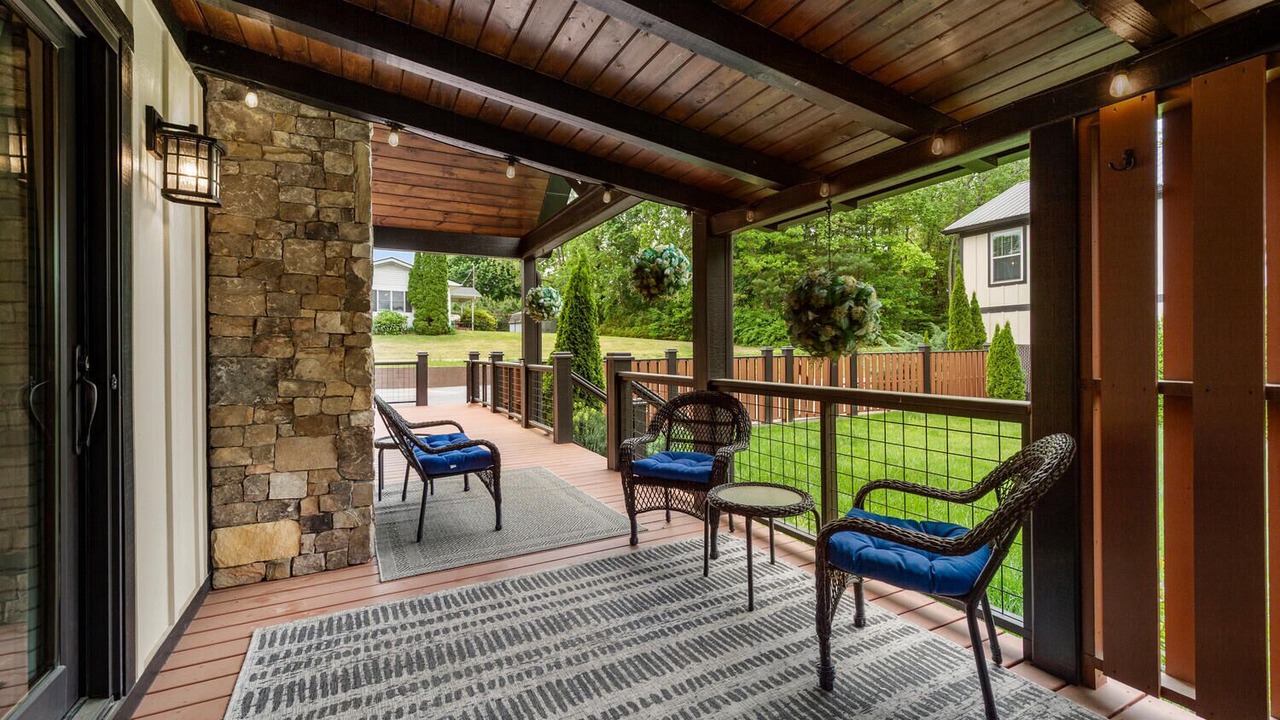 Photo of Patio Balcony in Swannanoa