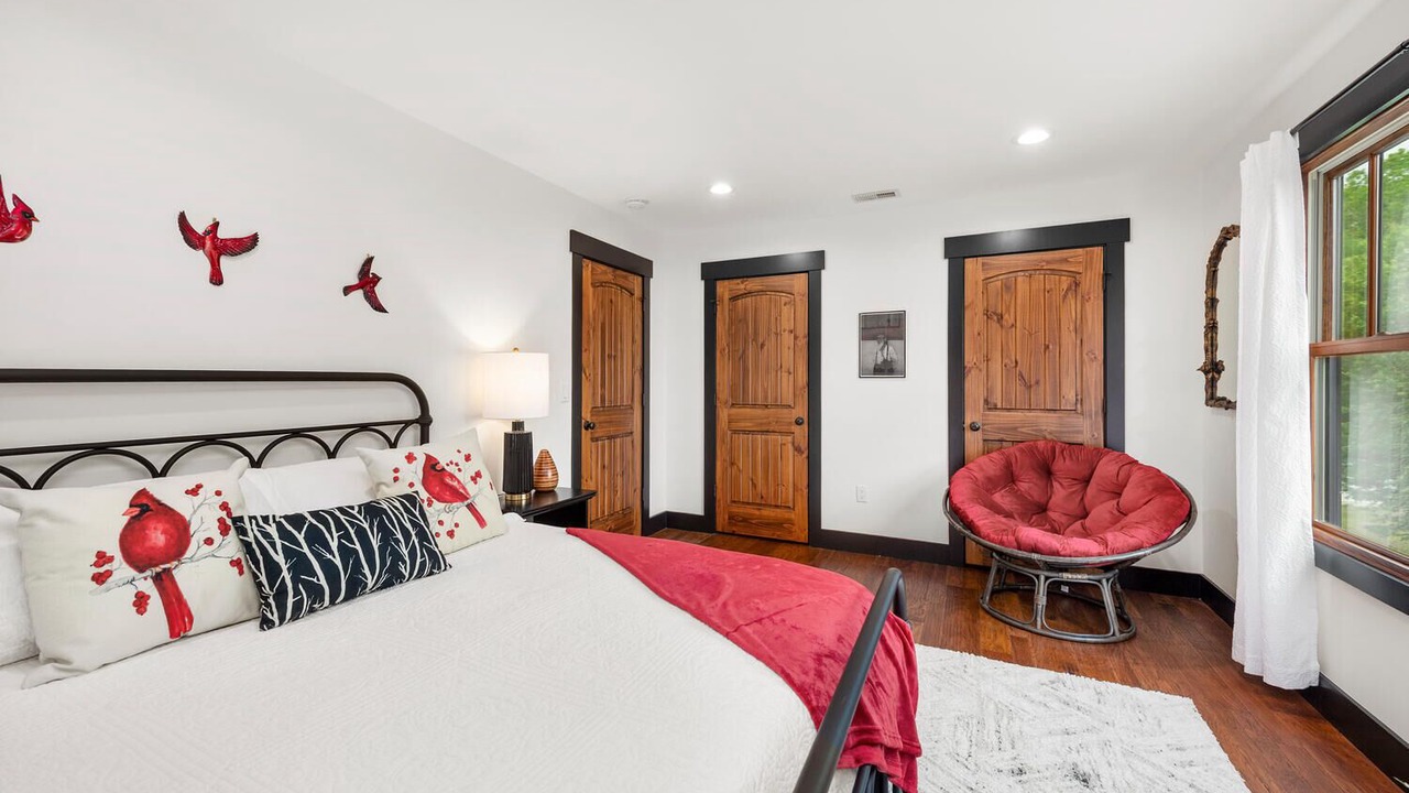 Photo of Bedroom in Swannanoa