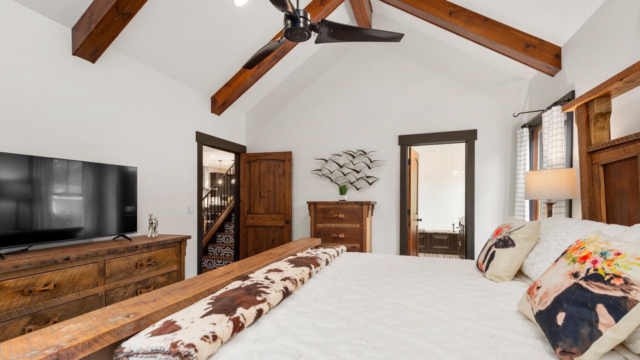 Photo of Bedroom in Swannanoa