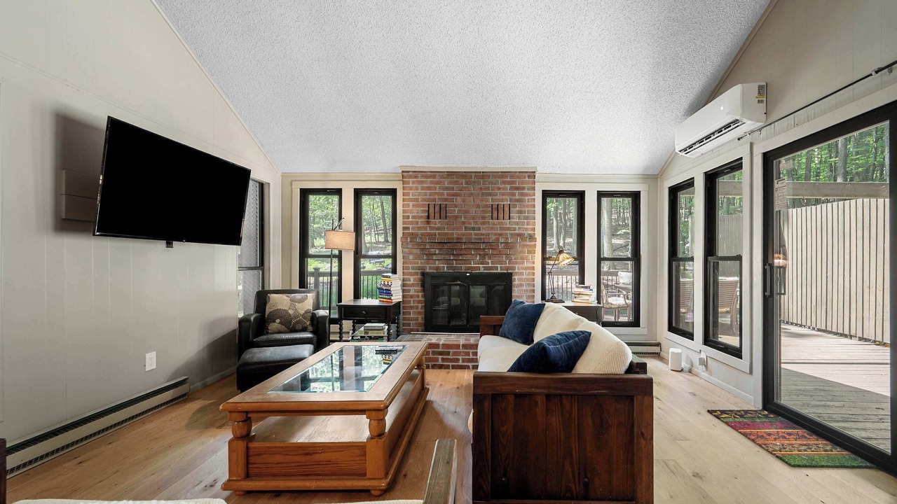 Photo of Livingroom in The Woods