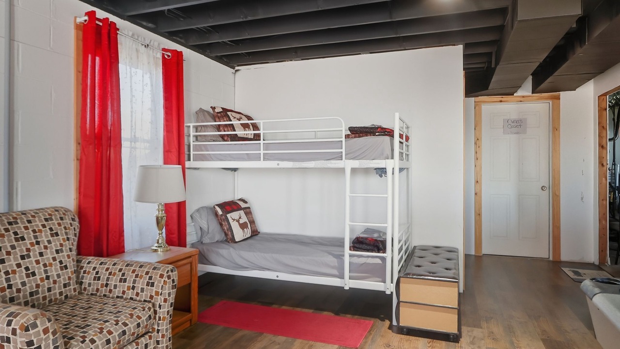 Photo of Bedroom in Mountain Base