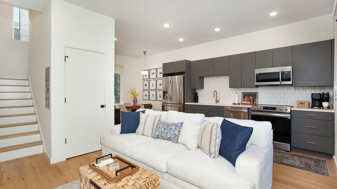 Photo of Livingroom in Knoxville